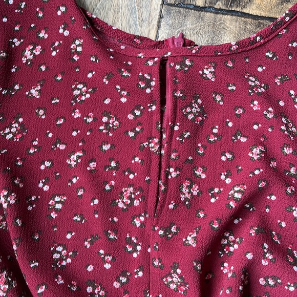 Stunning red floral dress - Picture 2 of 2